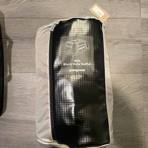 Patagonia duffel bag - Picture 2 of 3